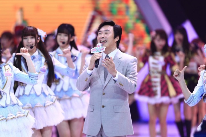 63岁费玉清告别演唱会上痛哭，在乐坛待了45年的他太孤独了…