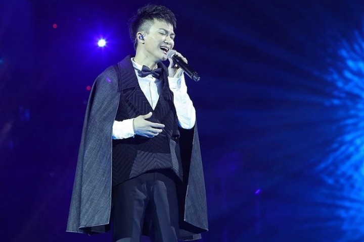 这个从YY直播走出来的天籁歌手，每一场演出都能刷屏热搜