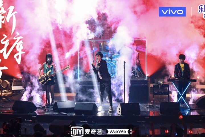 《乐队的夏天》这些神级现场，让我看到了老炮浴火重生的力量