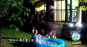 舞台上那么霸气的花花，遇上小朋友反差居然这么大！