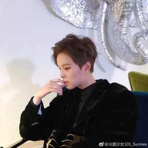 那天,我摸到了爱豆的手,亲口对他说…