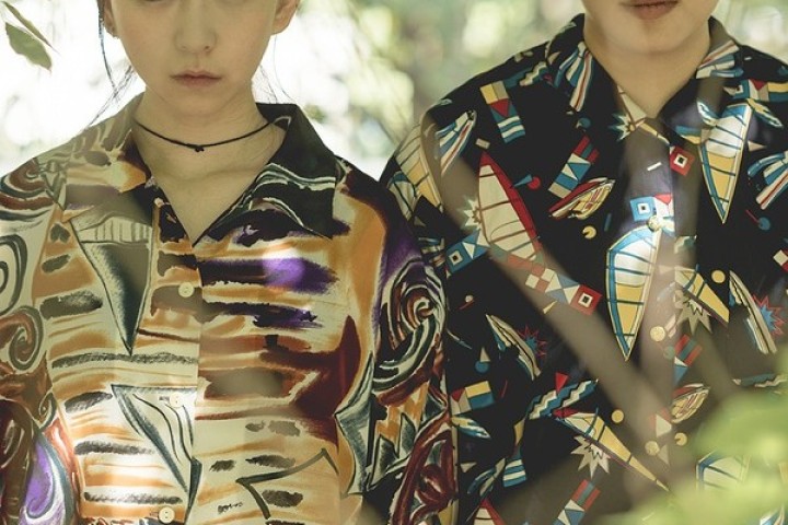 这个一上台就紧张到不行的女孩，每次开口都能惊艳所有人