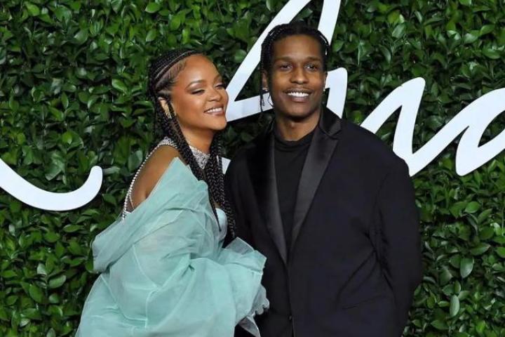 刚分手就和A$AP Rocky“搞暧昧”，蕾哈娜这是想无缝衔接？
