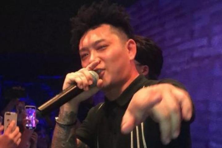 火遍全国的《野狼Disco》竟然“抄袭”，这剧情反转的让我懵逼