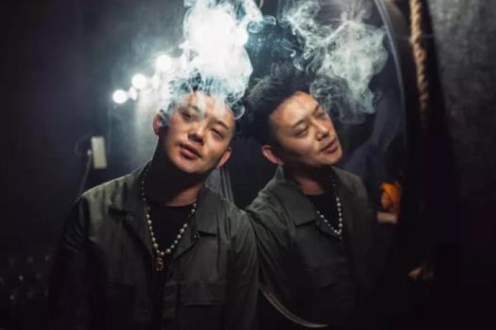看完老舅直播自证清白，我很好奇是谁背后捣鬼…