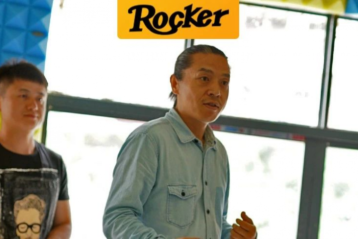 痛仰在海拔2400米处办了场演出，全程看得我老泪纵横...