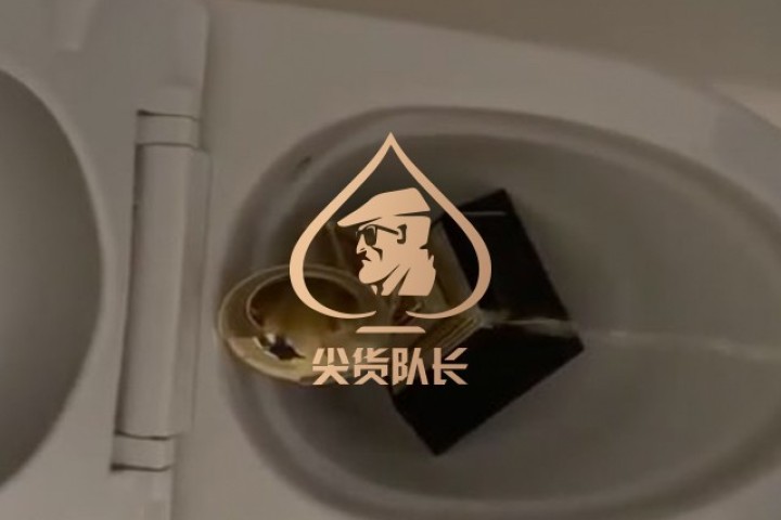 尿滋格莱美奖杯、怒喷彪马垃圾，Kanye是又犯病了？