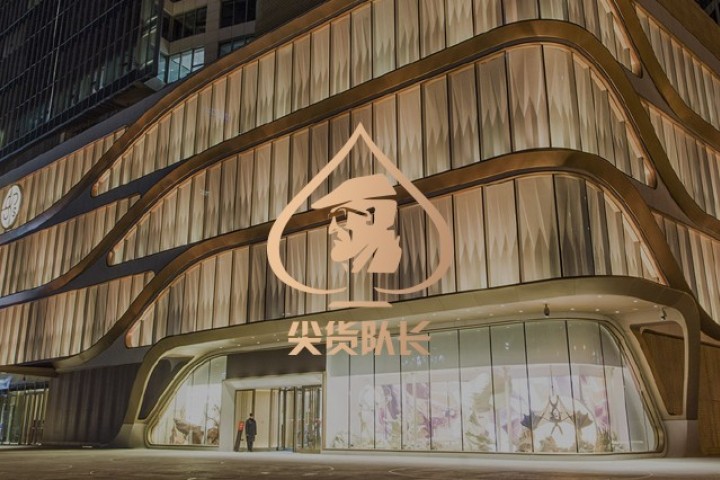 消费500万送劳力士，北京这家商场没百万年薪不敢进…