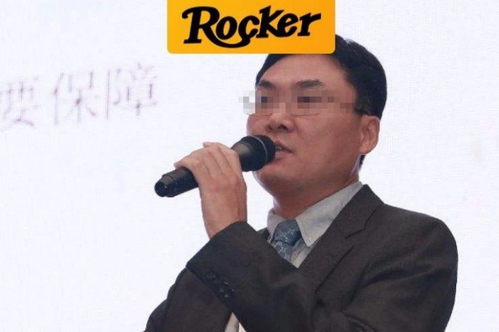 鲍毓明被驱逐出境后，像疯狗一样咬上了罗翔
