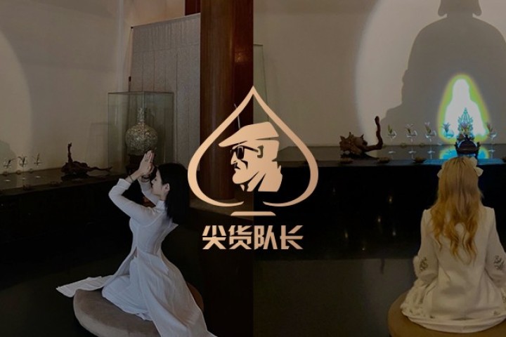 这届网红最新炫富方式：背LV、穿Dior去寺庙拜佛…