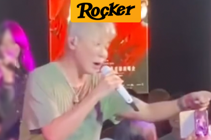 被拍沦落酒吧唱歌的陶喆，不丢人！