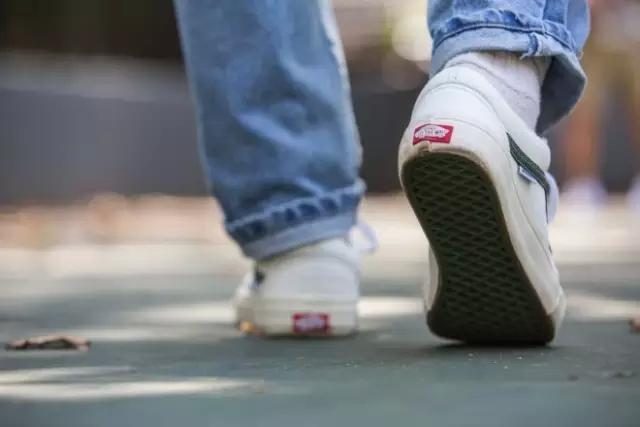 没穿过Vans,你永远体会不到踩着滑板去撩妹的快感