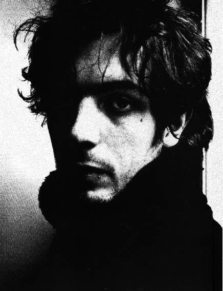 他是第一个完成太空旅行的摇滚者，缔造了PinkFloyd——永远闪耀的钻石，Syd Barrett