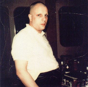 他是第一个完成太空旅行的摇滚者，缔造了PinkFloyd——永远闪耀的钻石，Syd Barrett