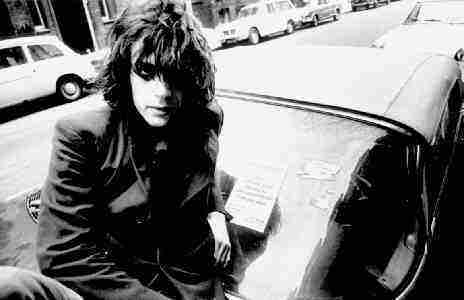 他是第一个完成太空旅行的摇滚者，缔造了PinkFloyd——永远闪耀的钻石，Syd Barrett