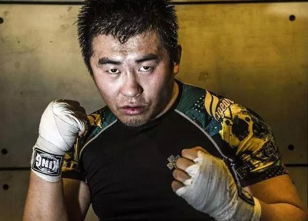 徐晓冬挑战武林惨遭封杀：敢戳穿皇帝新衣的人，不死也废了…