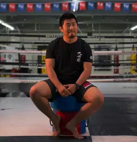 徐晓冬挑战武林惨遭封杀：敢戳穿皇帝新衣的人，不死也废了…