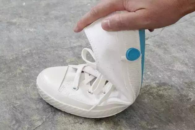 穿上一双帆布鞋,带你领略踩到狗屎的软绵快感