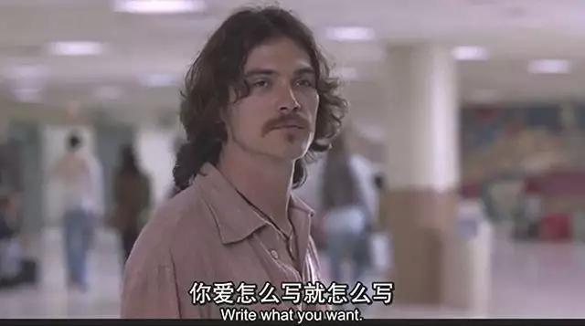 《几近成名》：摇滚乐、骨肉皮和媒体的迷失故事