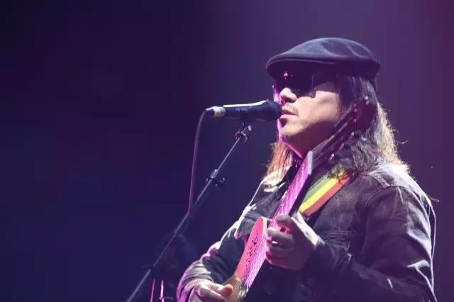 这10首评论不过百的民谣歌曲,竟能让人循环一天
