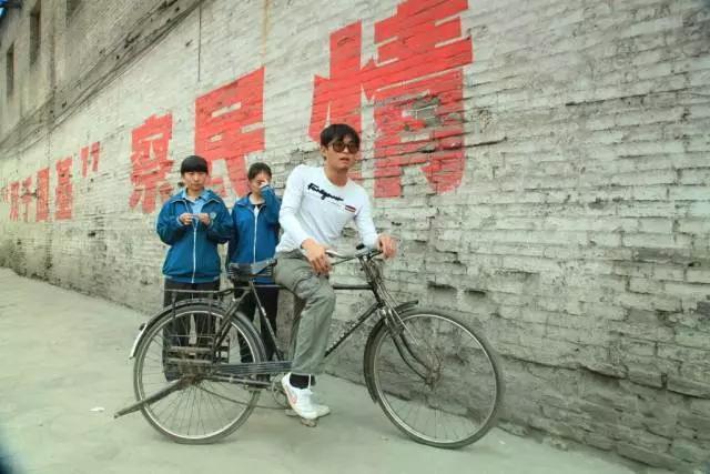 带上肮脏面具的四川传媒学院，还怎么教学生好好做人？