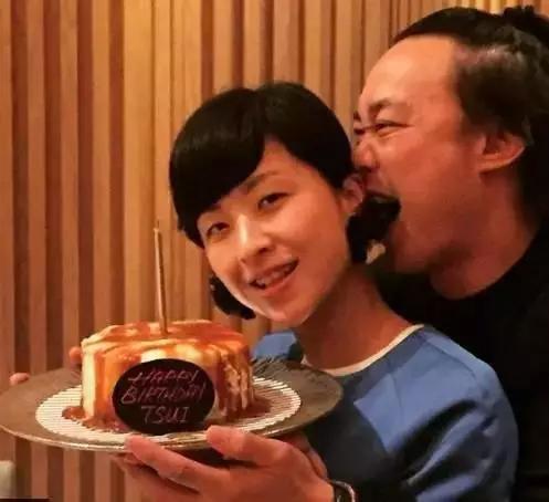 相貌平平、挥霍无度的徐濠萦，却是陈奕迅最想厮守终生的人