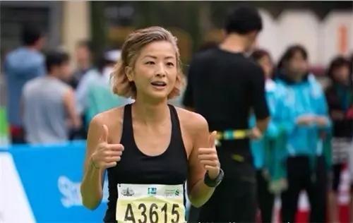 相貌平平、挥霍无度的徐濠萦，却是陈奕迅最想厮守终生的人