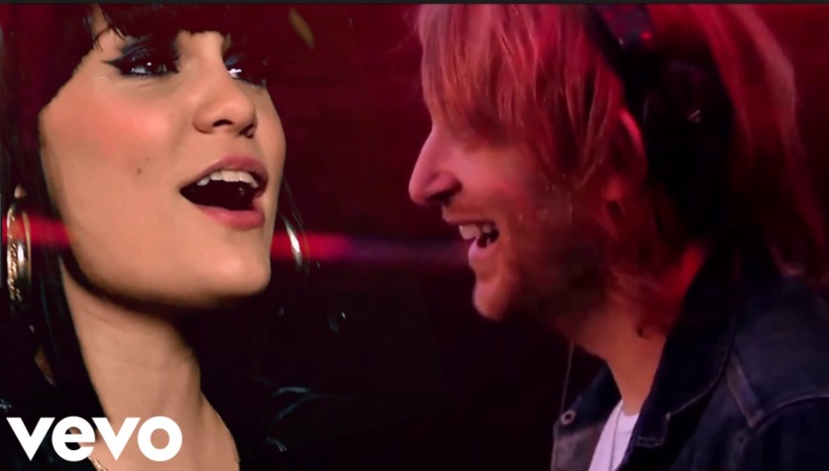 1503062841813426.jpg 这五首歌都是Jessie J写的?麦粒、Chris Brown的都有