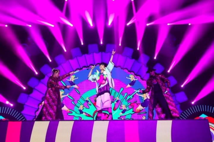 段子手大张伟深圳演唱会大玩情景剧，当真是“人间极品”