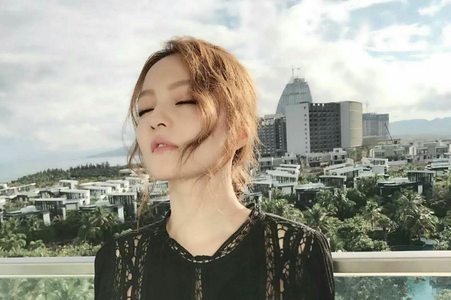 张韶涵直播清唱合辑，和网友俏皮互动少女感十足