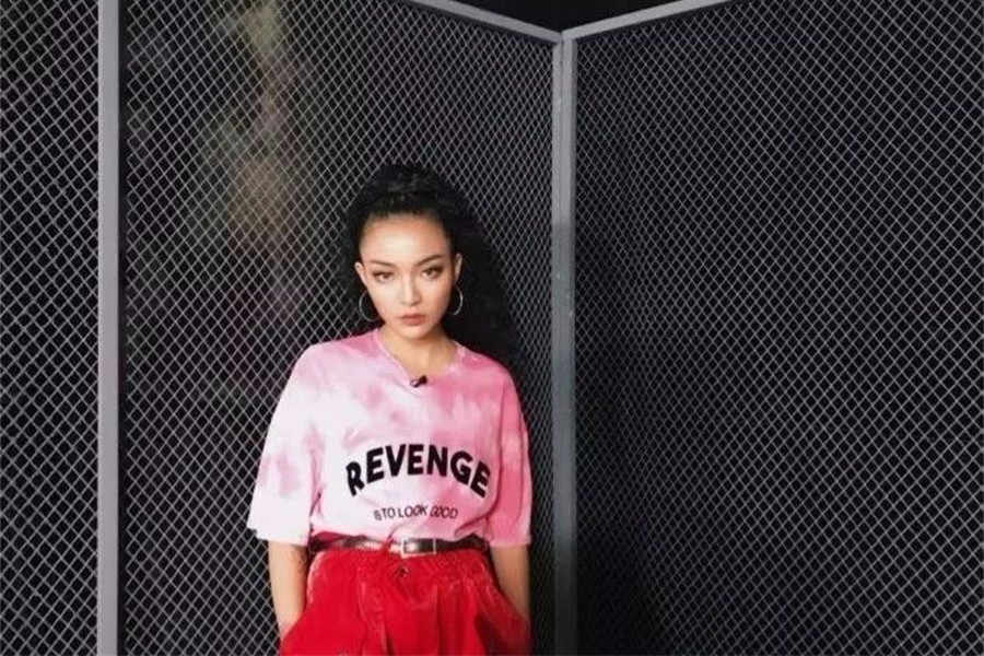 饶舌女王VAVA，首张专辑《21》正式上线！