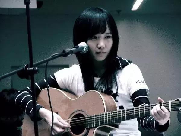如果缺少了这两位北大才女,民谣得有多无聊……