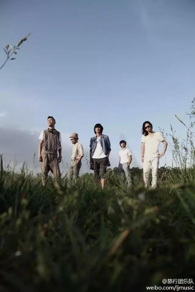 本科毕业生路边乞讨最少只接受5元,现在大学生都这么会赚钱了?