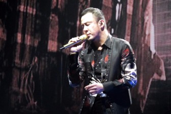 杨坤颠覆形象激情出演，新专辑同名主打歌《孤独颂》MV上线