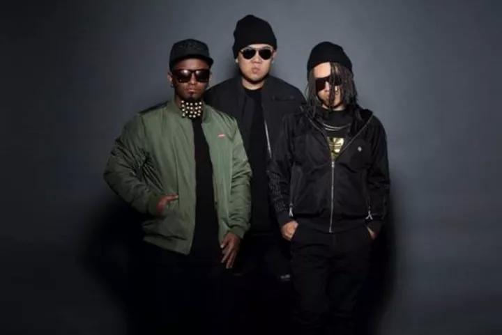 昨晚我把奶奶的广场舞歌曲换成了这些歌 ，结果小区瞬间嗨爆了…
