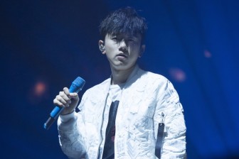 张杰《我想》世界巡演厦门开唱，李荣浩热舞助阵
