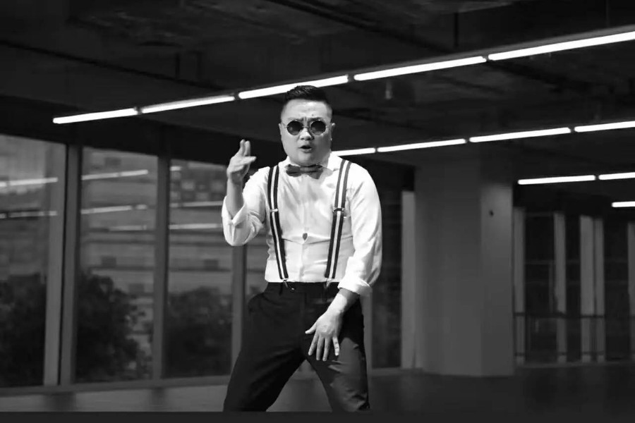 商务rapper孙八一新歌上线，为家私品牌打call