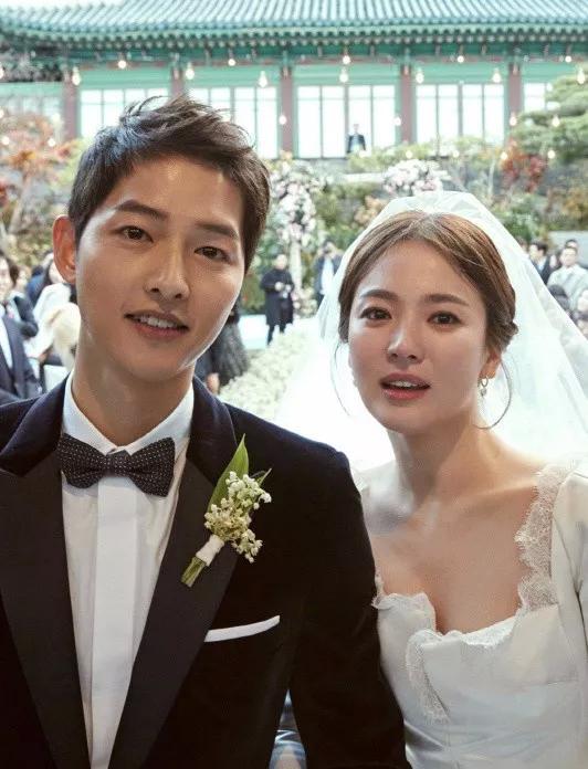 她是张国荣的女神，20岁红遍亚洲，却在巅峰时隐退结婚生子……