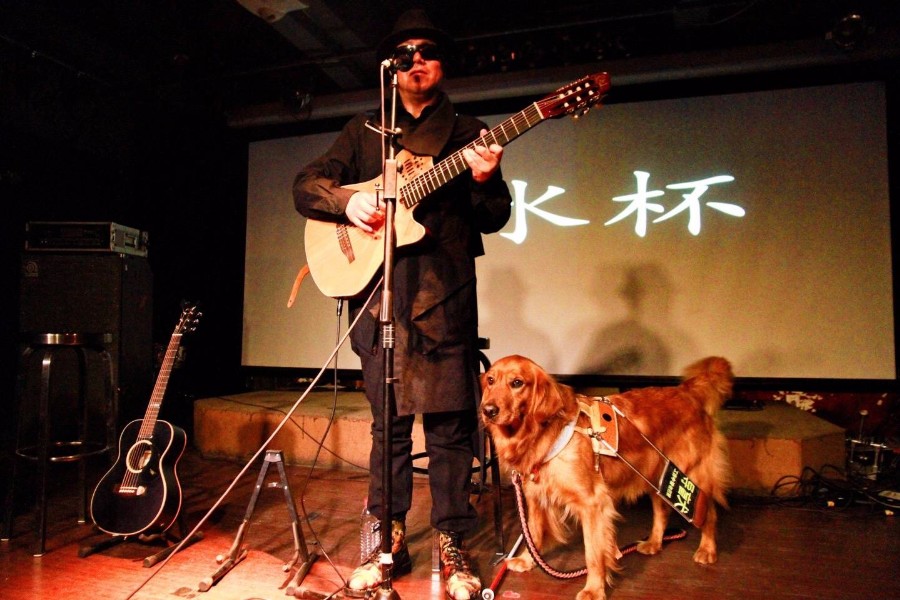 周云蓬杭州演出，多家酒店拒绝其导盲犬入住