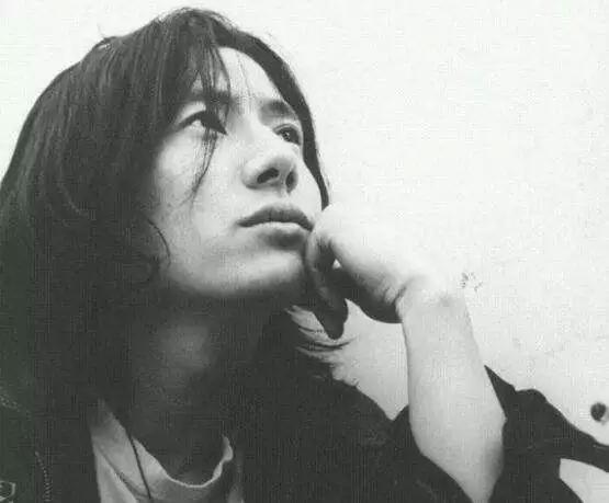 郑钧50岁生日献唱《那些花儿》送老婆：感谢朴树夫妇当年的撮合