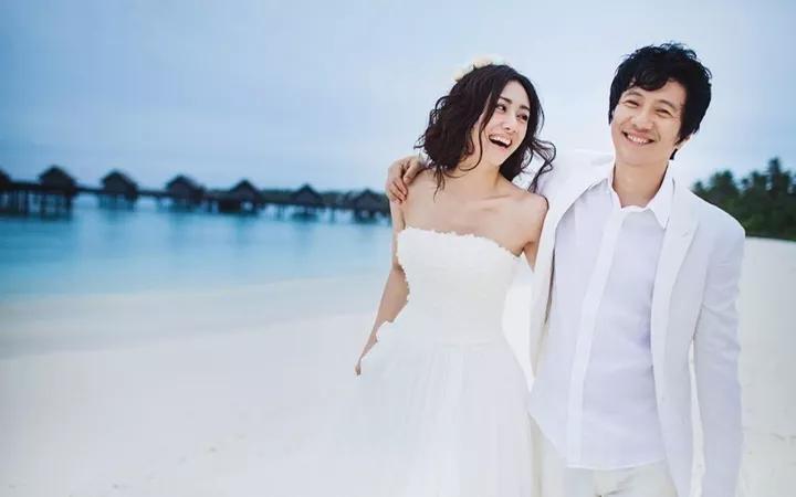 郑钧50岁生日献唱《那些花儿》送老婆：感谢朴树夫妇当年的撮合