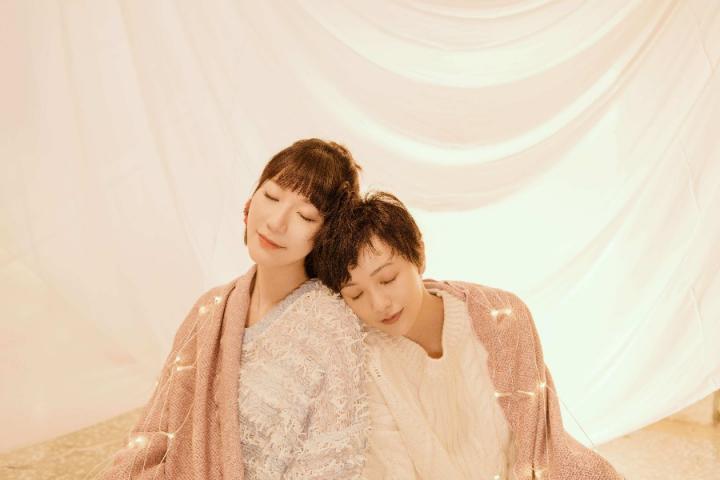 阿肆、郭采洁《世界上的另一个我》MV上线，闺蜜情谊甜炸歌迷
