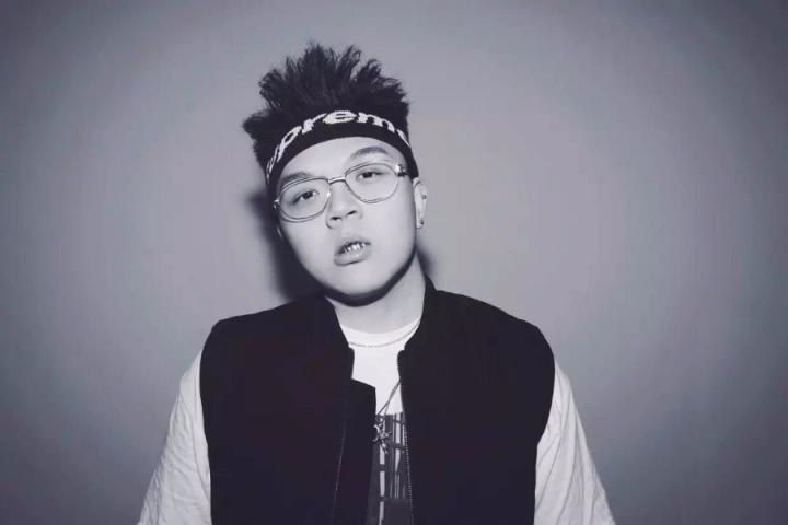 艾福杰尼化身斜杠青年，为荣威打造广告歌曲新鲜出炉