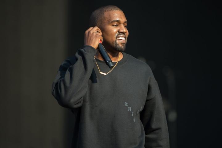 侃爷亲力亲为，为旗下厂牌每个艺人制作Rap伴奏