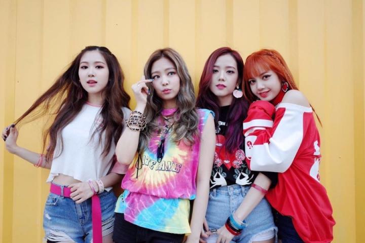 BLACKPINK首档团综预告，为小姐姐们打Call