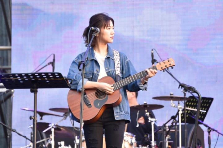 “花开有时，莫负韶华”，谢春花发长文回顾创作历程