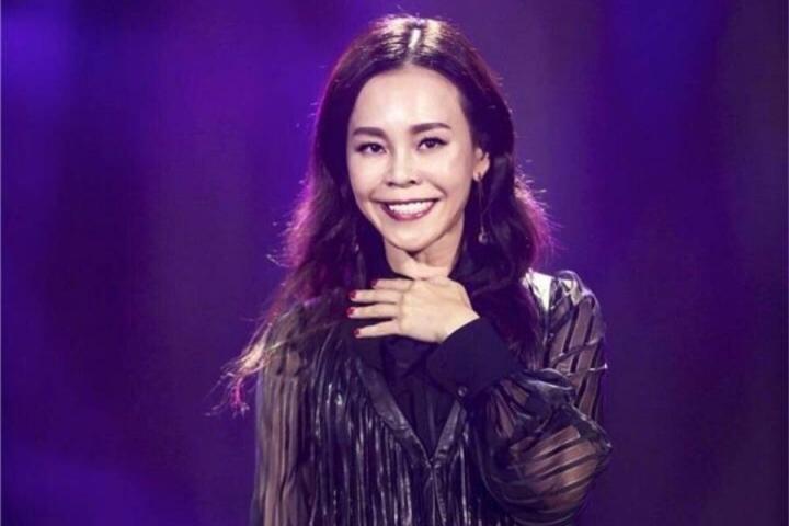 彭佳慧台北小巨蛋开唱，Ella化身荤段子能手空降现场