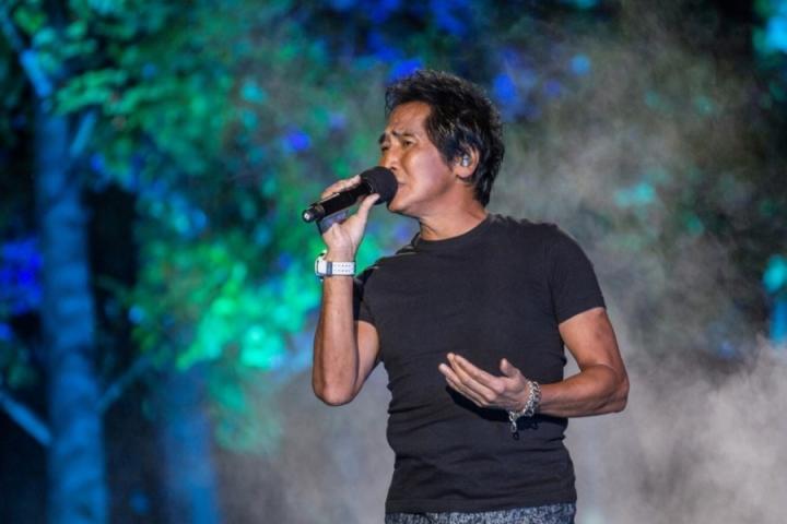 抒情与摇滚兼备的佳作，齐秦新专辑率先推出双单曲
