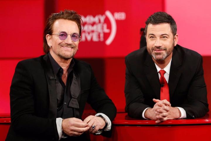 鸡毛秀抗击艾滋特别节目，U2酷玩两大主唱联手翻唱做慈善