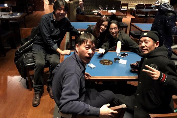 老狼、高旗同台演唱了《大孩子》，这个组合可以说是相当OG了